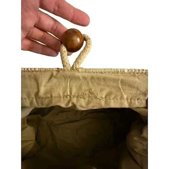 First Class boho shoulder bag, woven w/ wooden bead closure - Picture 11 of 14